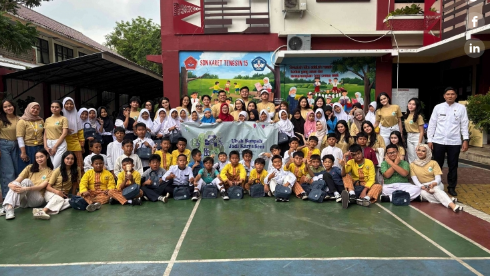 Sesi Foto Bersama Para Siswa dan Guru SDN Karet 15 Tengsin